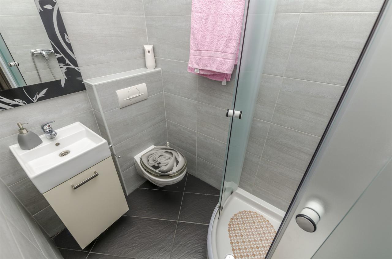Apartment Antonela Omis Ngoại thất bức ảnh